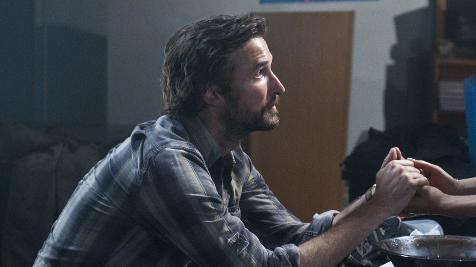 The Pitt Star Noah Wyle’s Alien Invasion Series Is An Underrated Sci-Fi ...